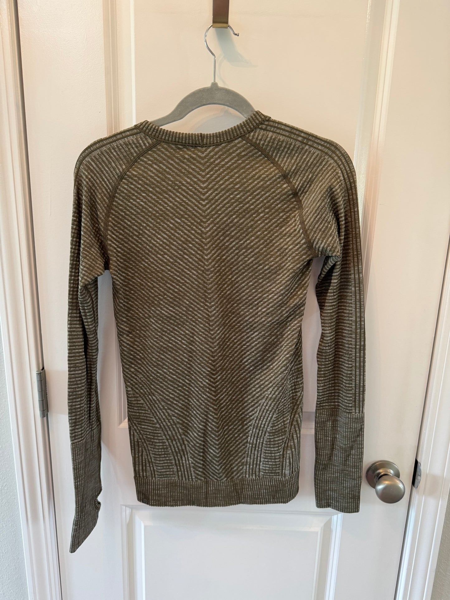 Lululemon Restless Pullover Women’s Size 4 Military Green