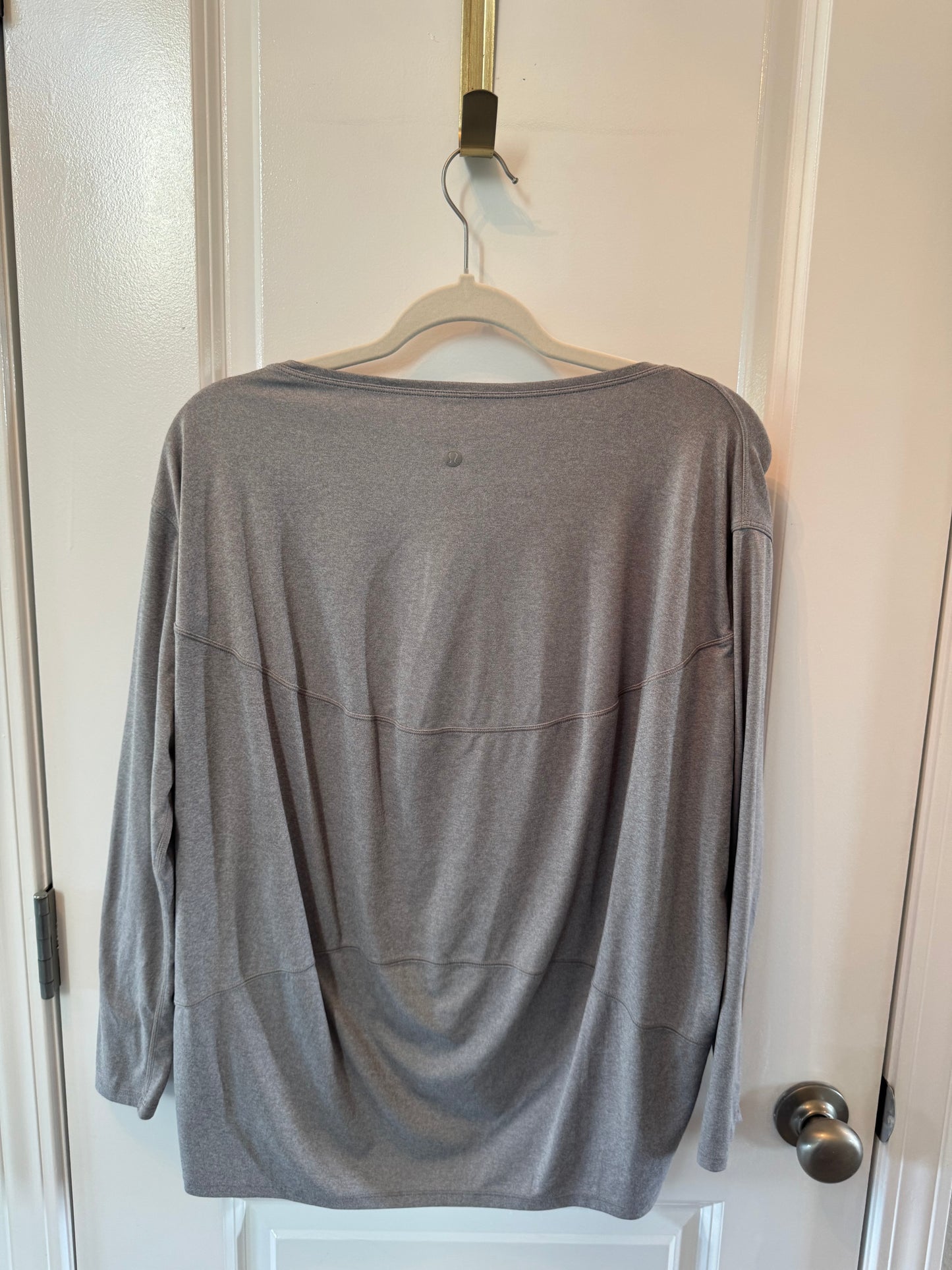 Lululemon Gray Long Sleeve Size 6