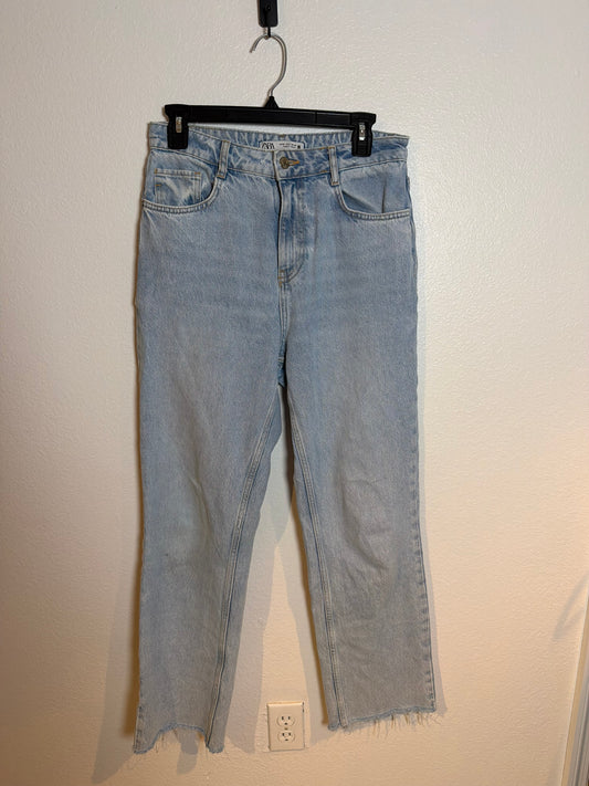Zara Straight Jeans Raw Hem Women’s Size 6