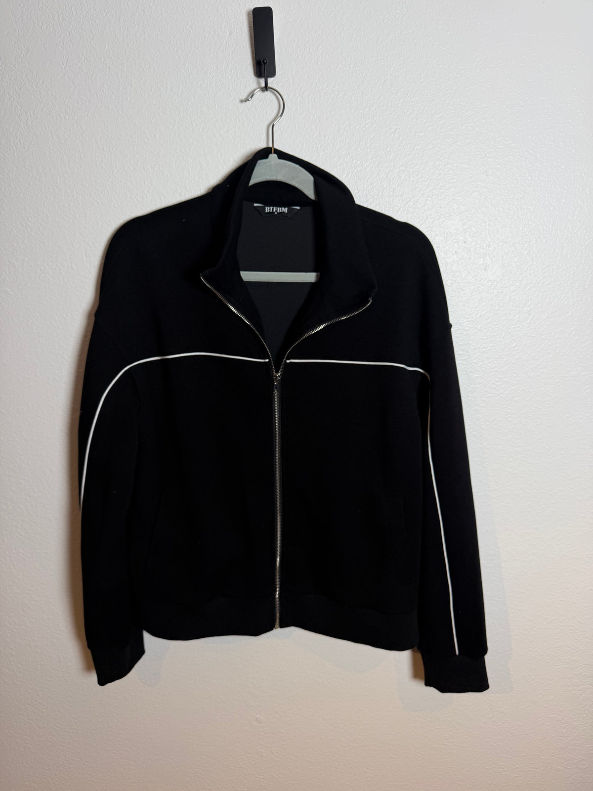 Women’s Black & White Matching Set Size Medium