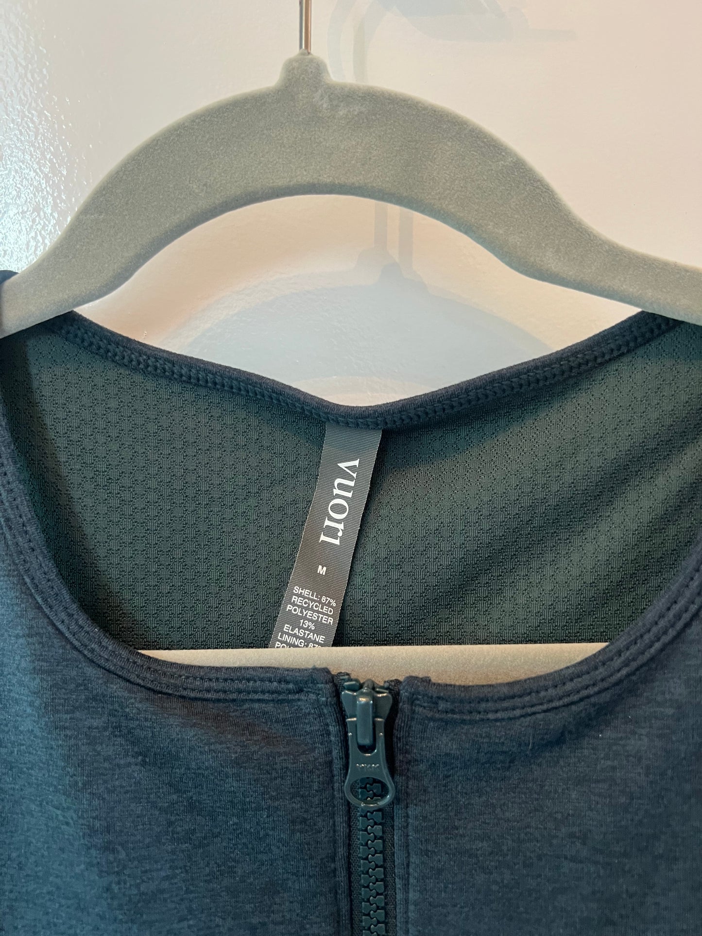 Vuori Half Zip Crop Active Tank Women’s Size Medium Hunter Green
