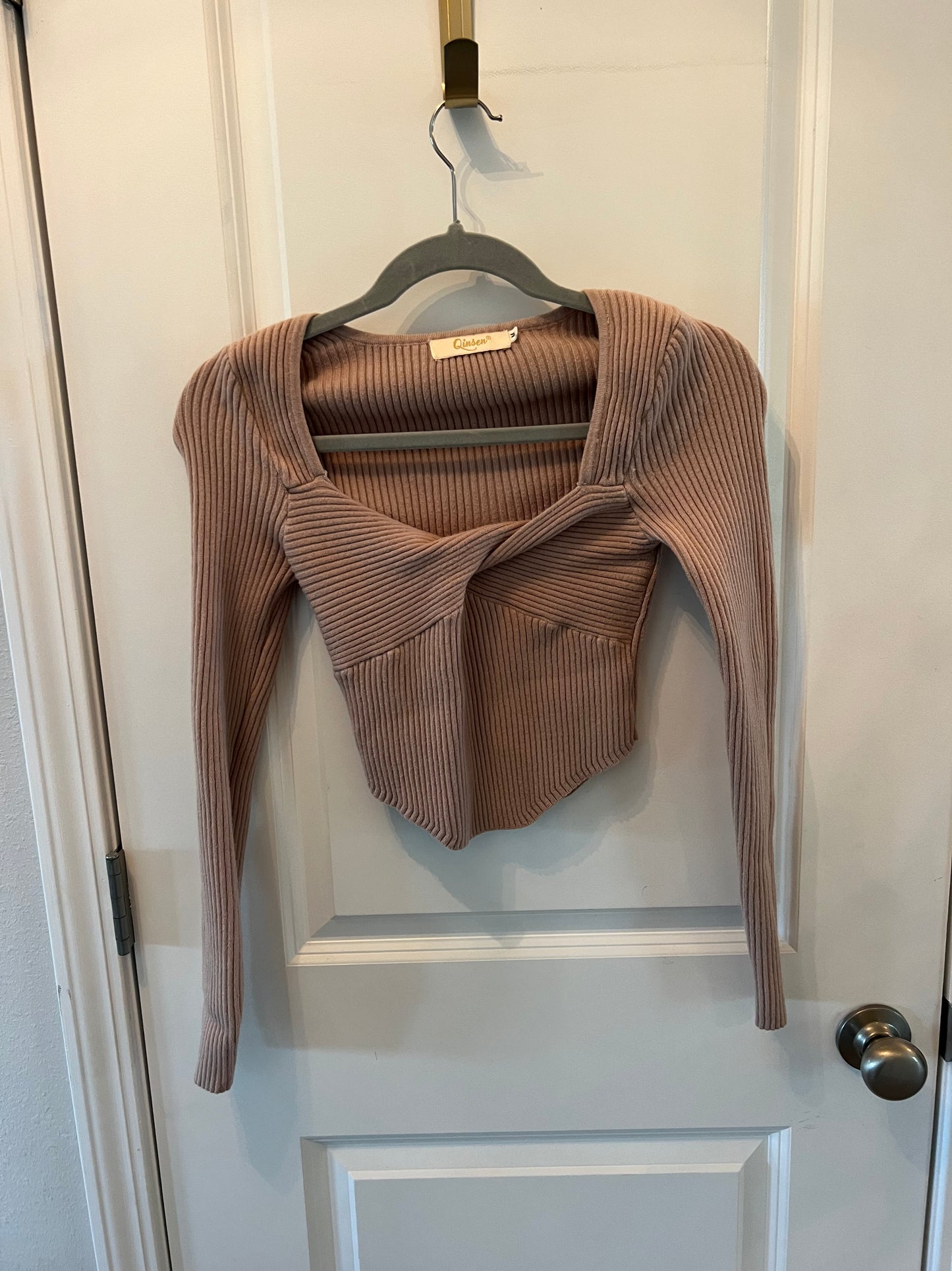 Twist Front Ribbed Cropped Sweater Women’s Size Medium Taupe