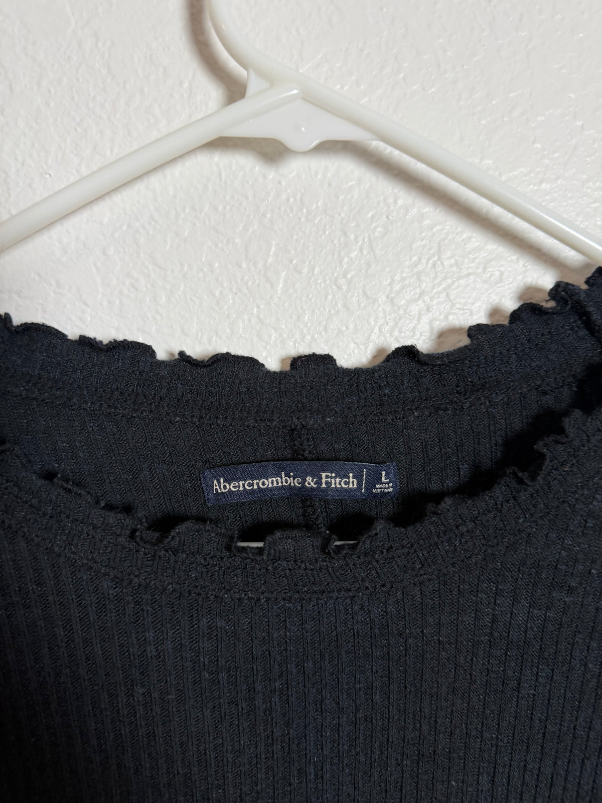 Abercrombie Black Top Size Large