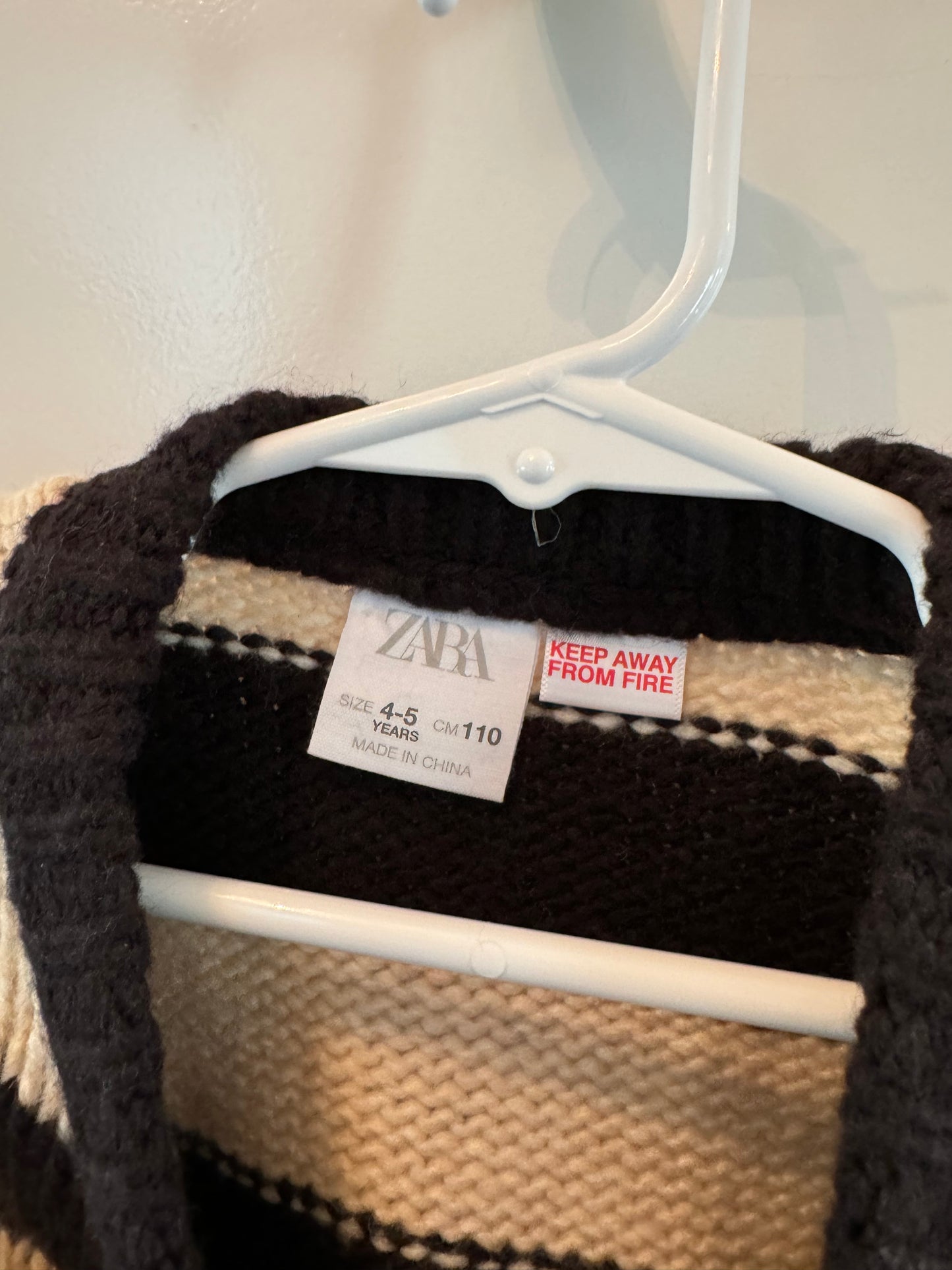 Zara Stripe Knit Sweater Girl’s Size 4-5 Years Black Cream