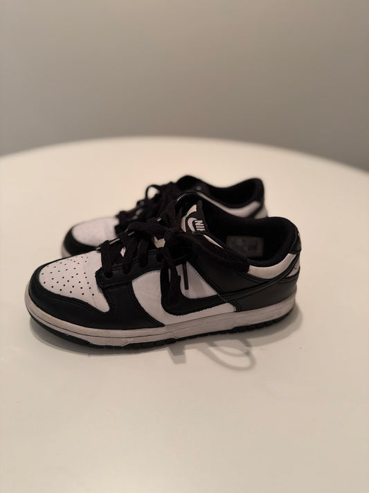 Nike panda dunks size youth 4.5