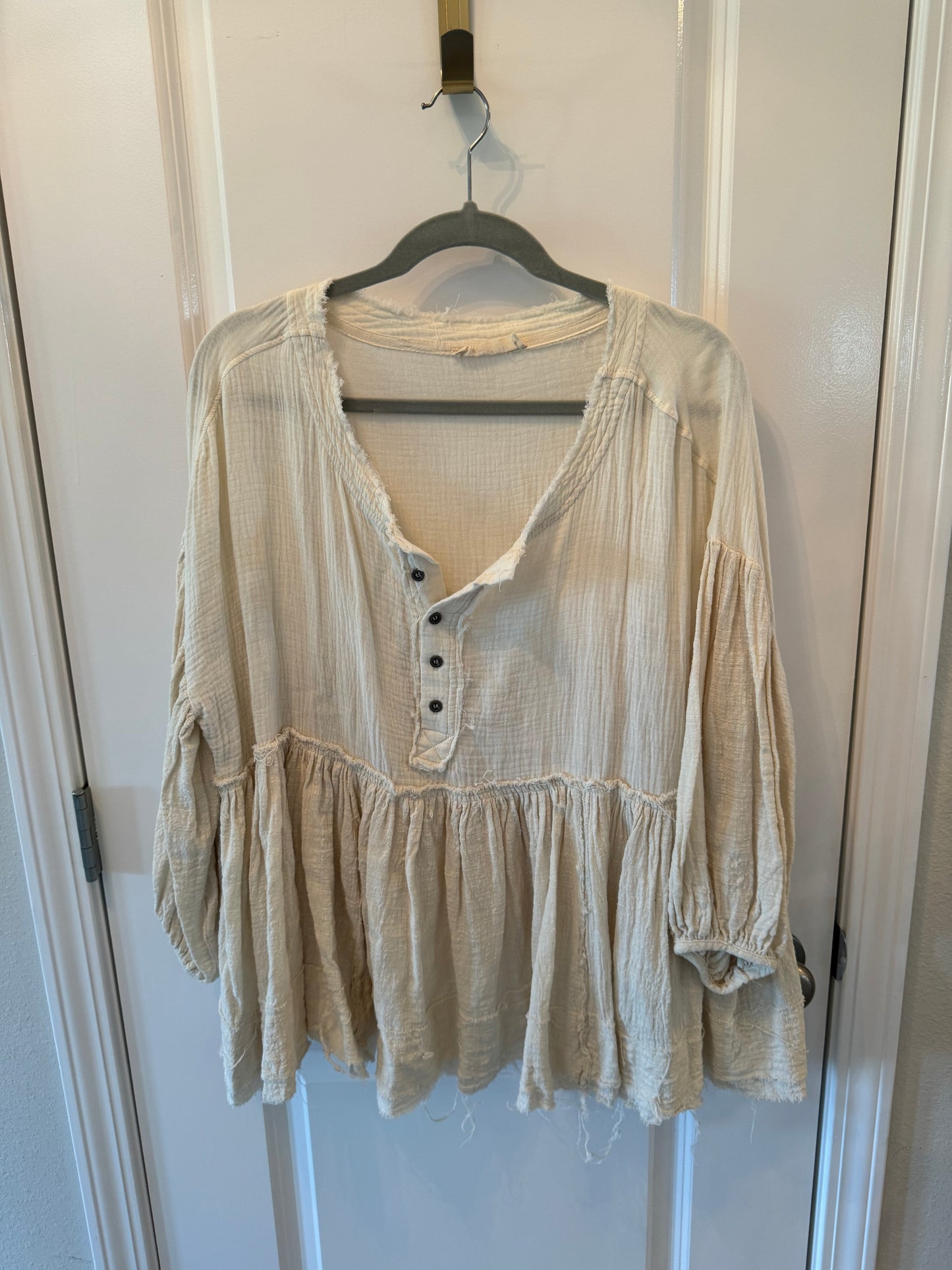 By Together Loose Fit Henley Top Women’s Size Small Cream