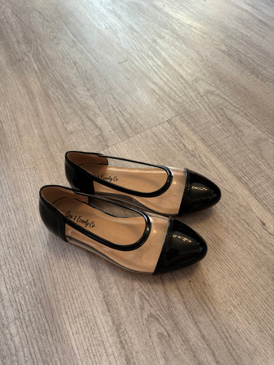 Gigi and Everly Co Black & Tan Flats Size