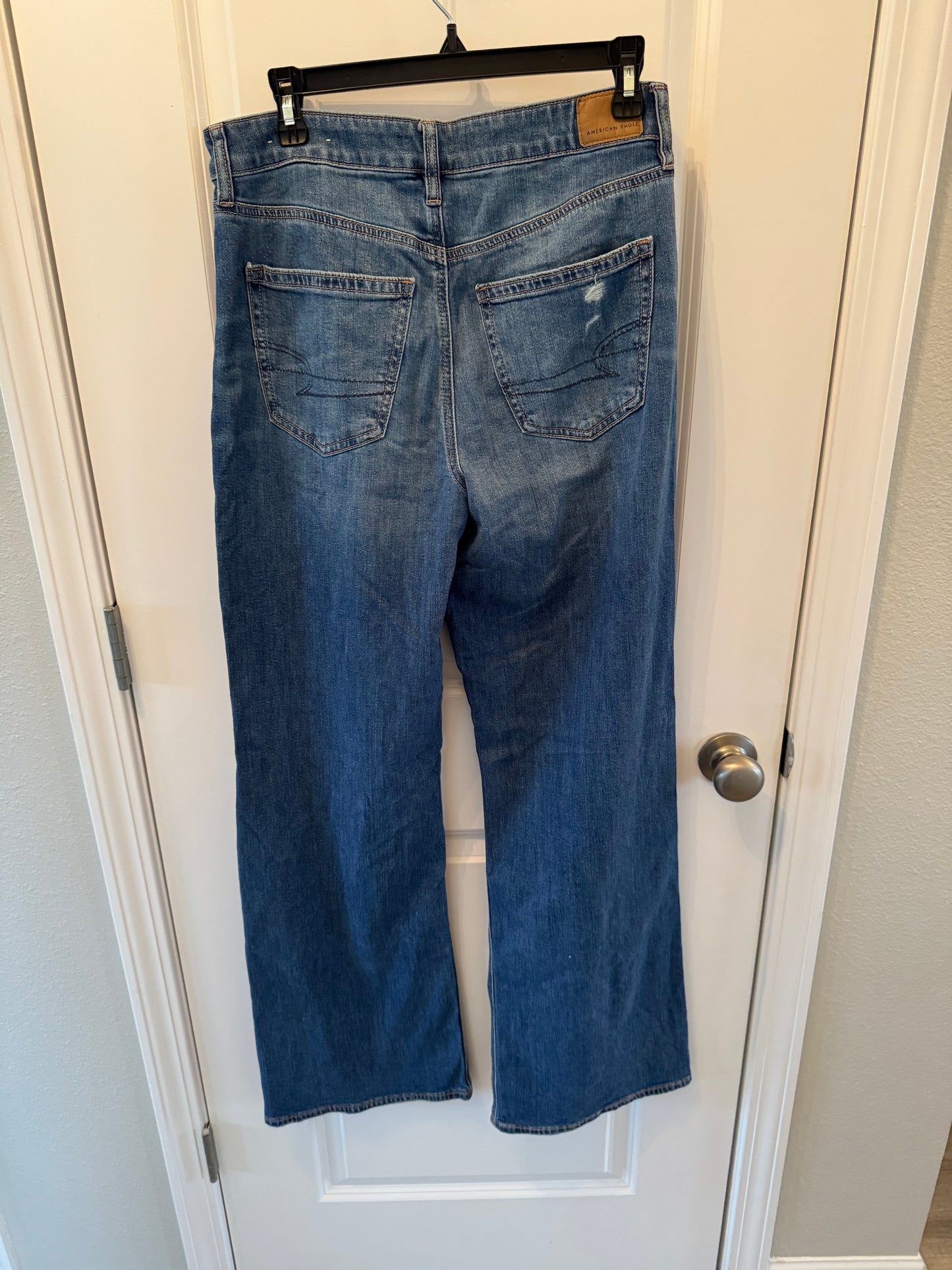 American Eagle Distressed Jeans Women’s 4 Long Mid Wash