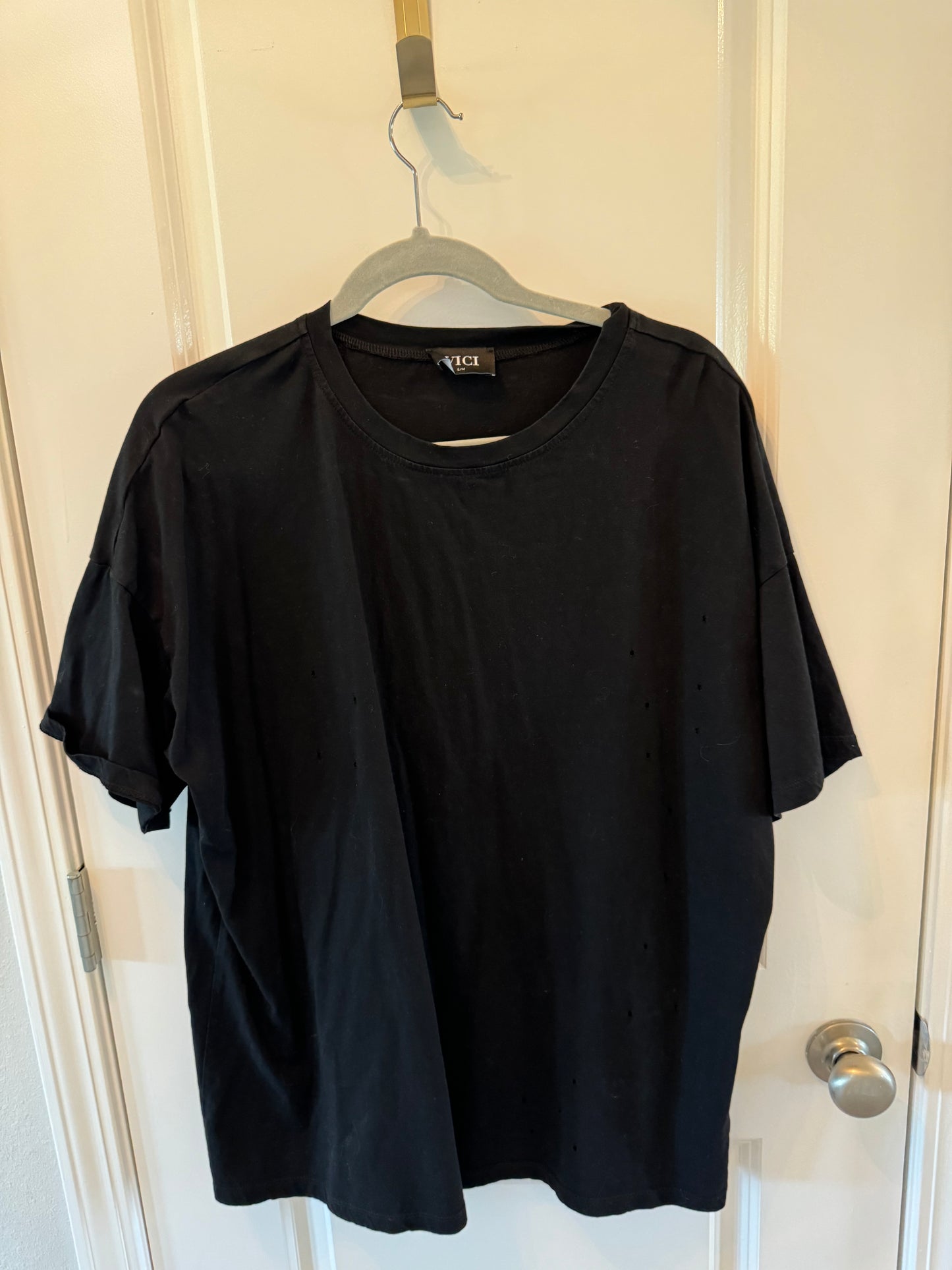 Vici Distressed Black Tee Size Small (oversized)