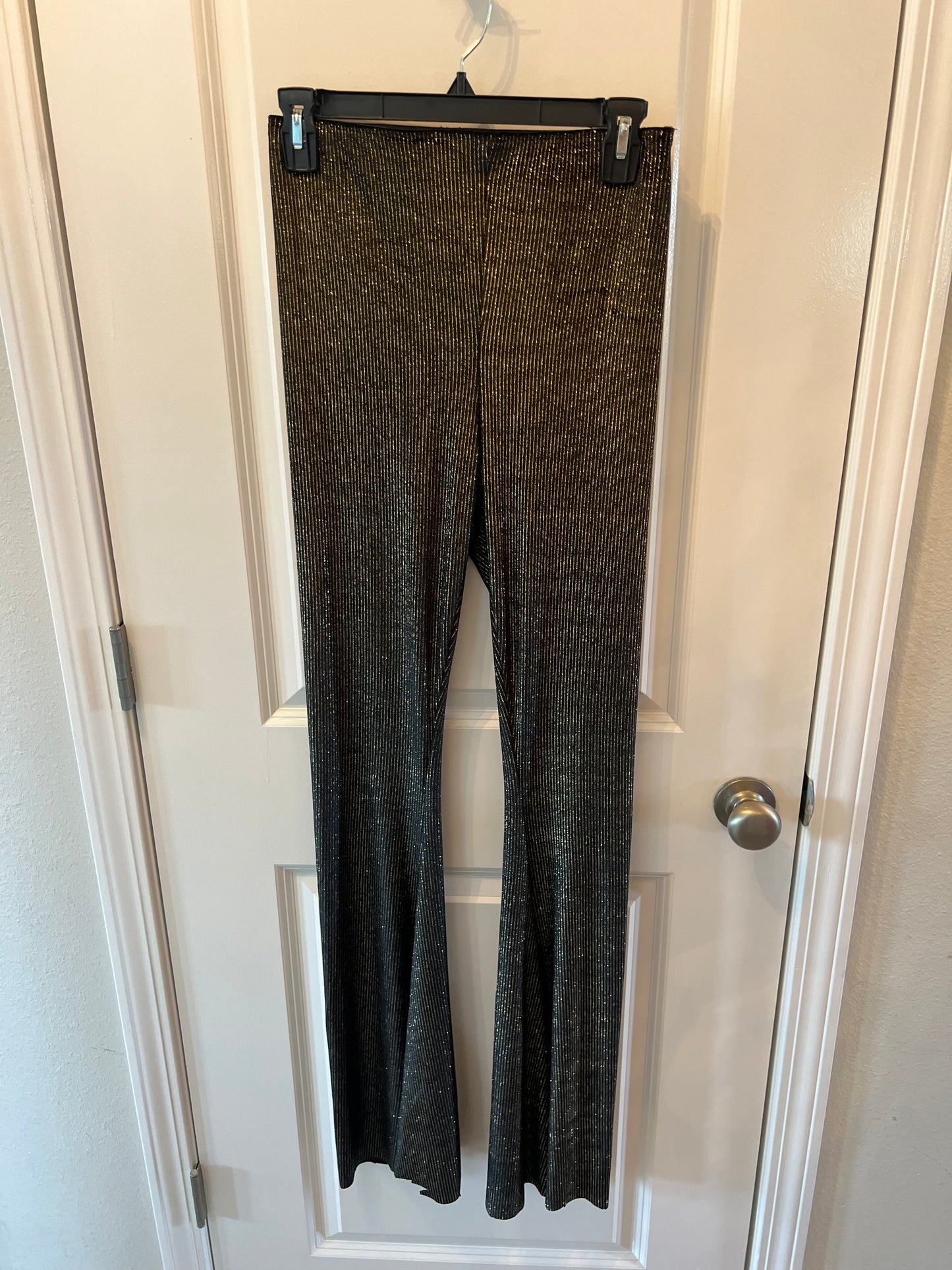 Show Me Your Mumu Shimmer Flare Leggings Women’s Size Medium