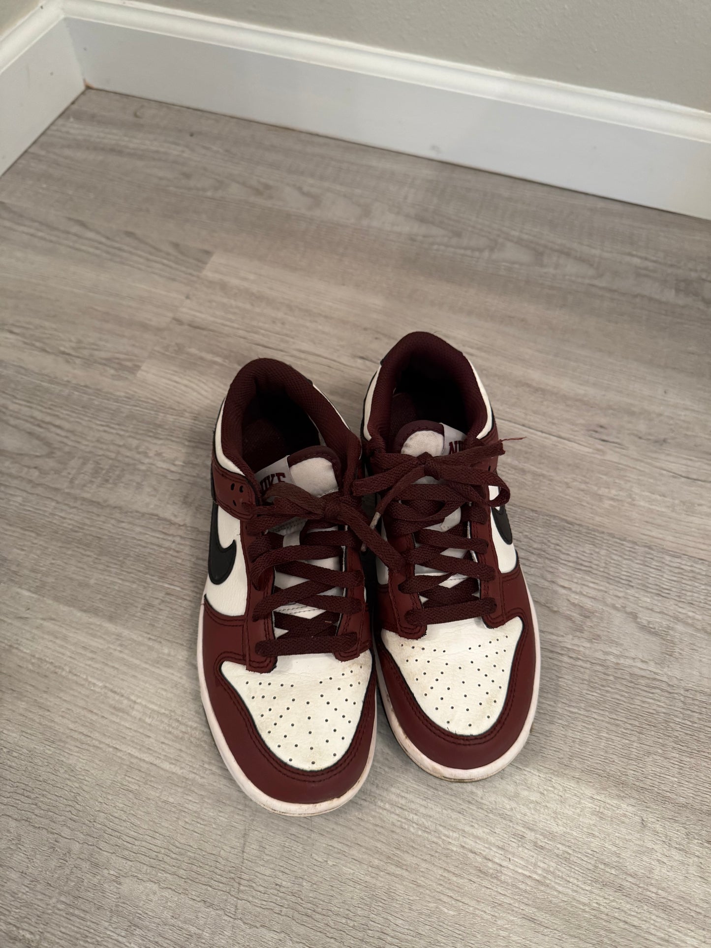 Nike DUNK Low Basketball Sneakers Youth Size 4 Dark Team Red
