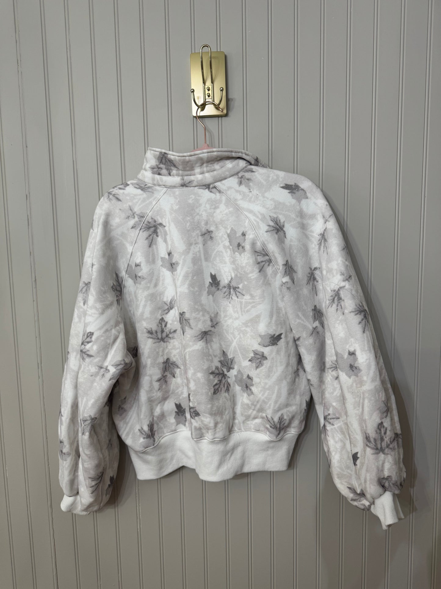 Altar’d State Peak Balloon Sleeve Camo Pullover Women’s Small