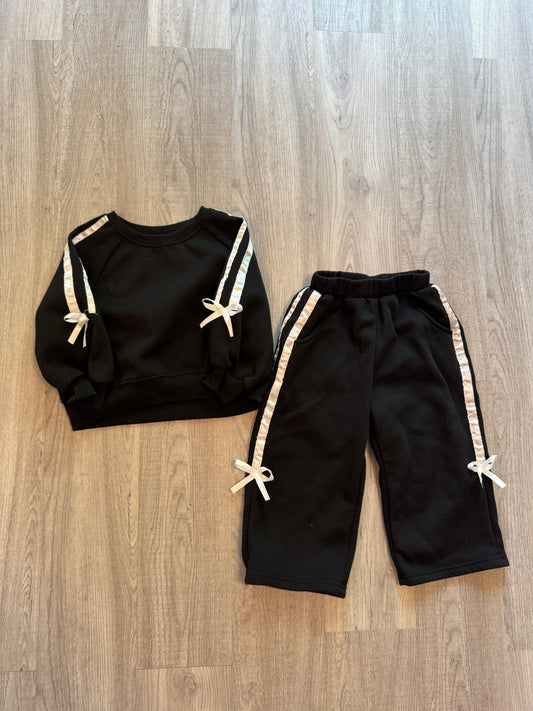 Black & White Bow set Size 4 years