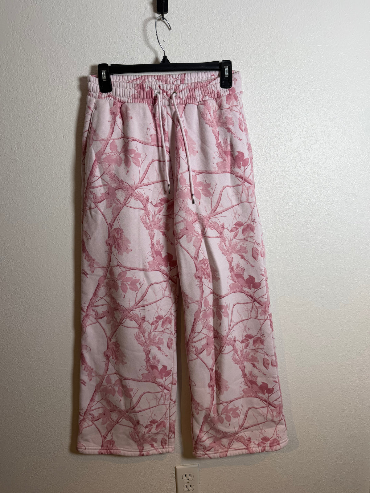 Abercrombie Pink Sweatpants Size Small Short