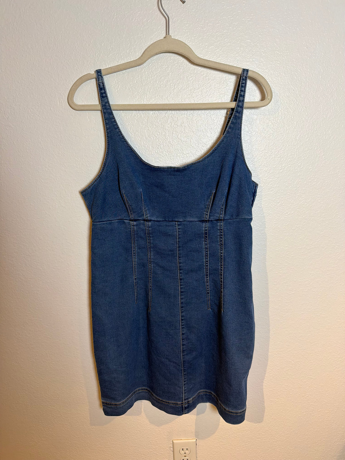 Women’s NB Dress Size Medium