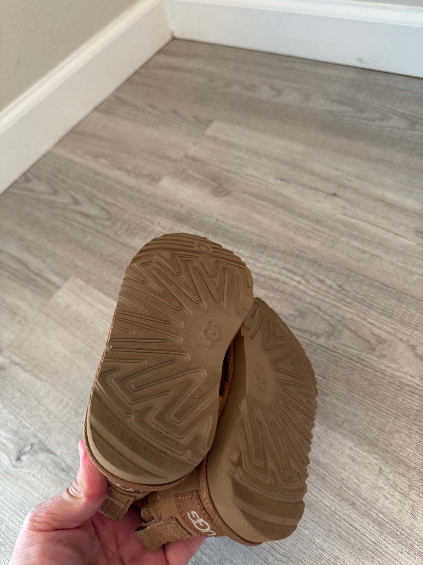 Toddler Ugg Short Boots Size 9