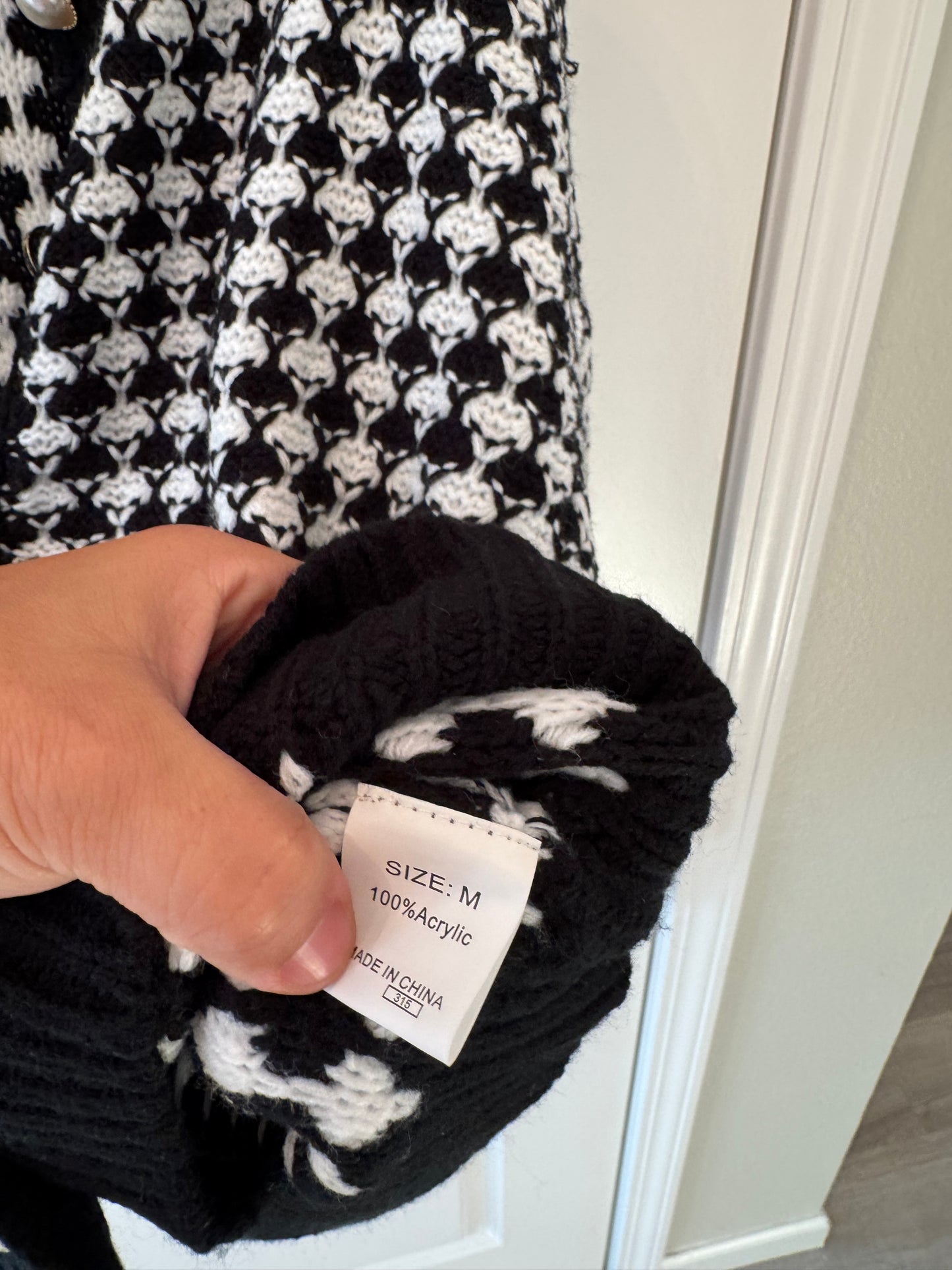 Oversized Houndstooth Cardigan Women’s Medium Black