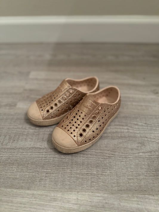 Native Jefferson Slip Ons Toddler Size 8 Metallic Gold