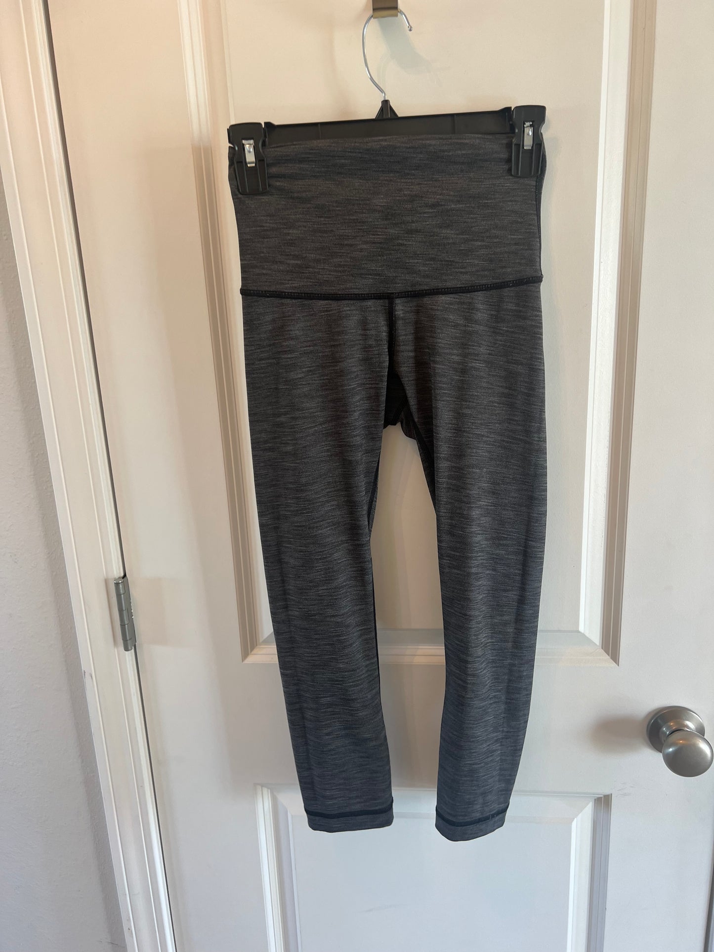 Lululemon High Rise Crop Leggings Women’s 4 Charcoal