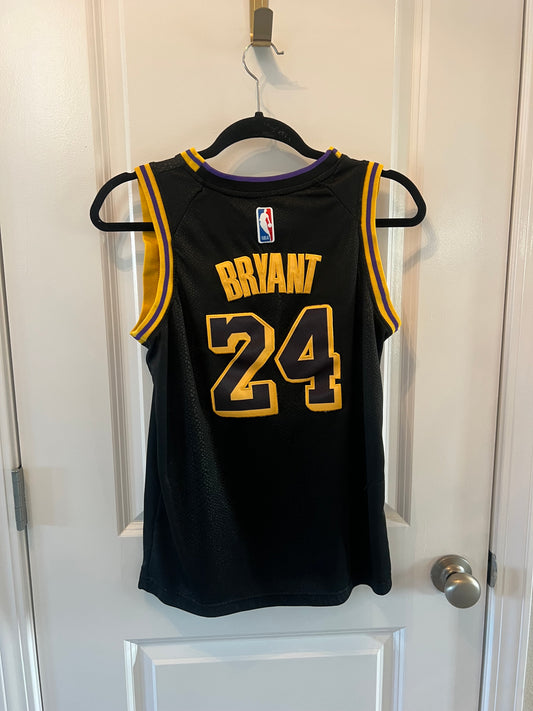 Nike Kobe Bryant NBA LA Lakers Jersey Youth Boy’s Size Medium Black
