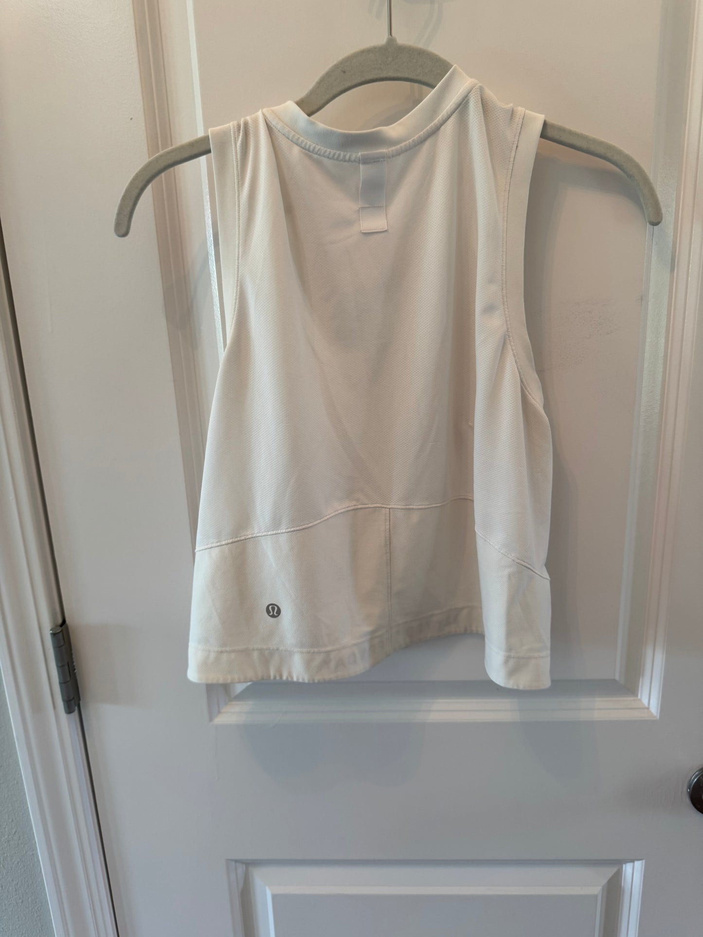 Lululemon Crop Tank Women’s Size 4 White