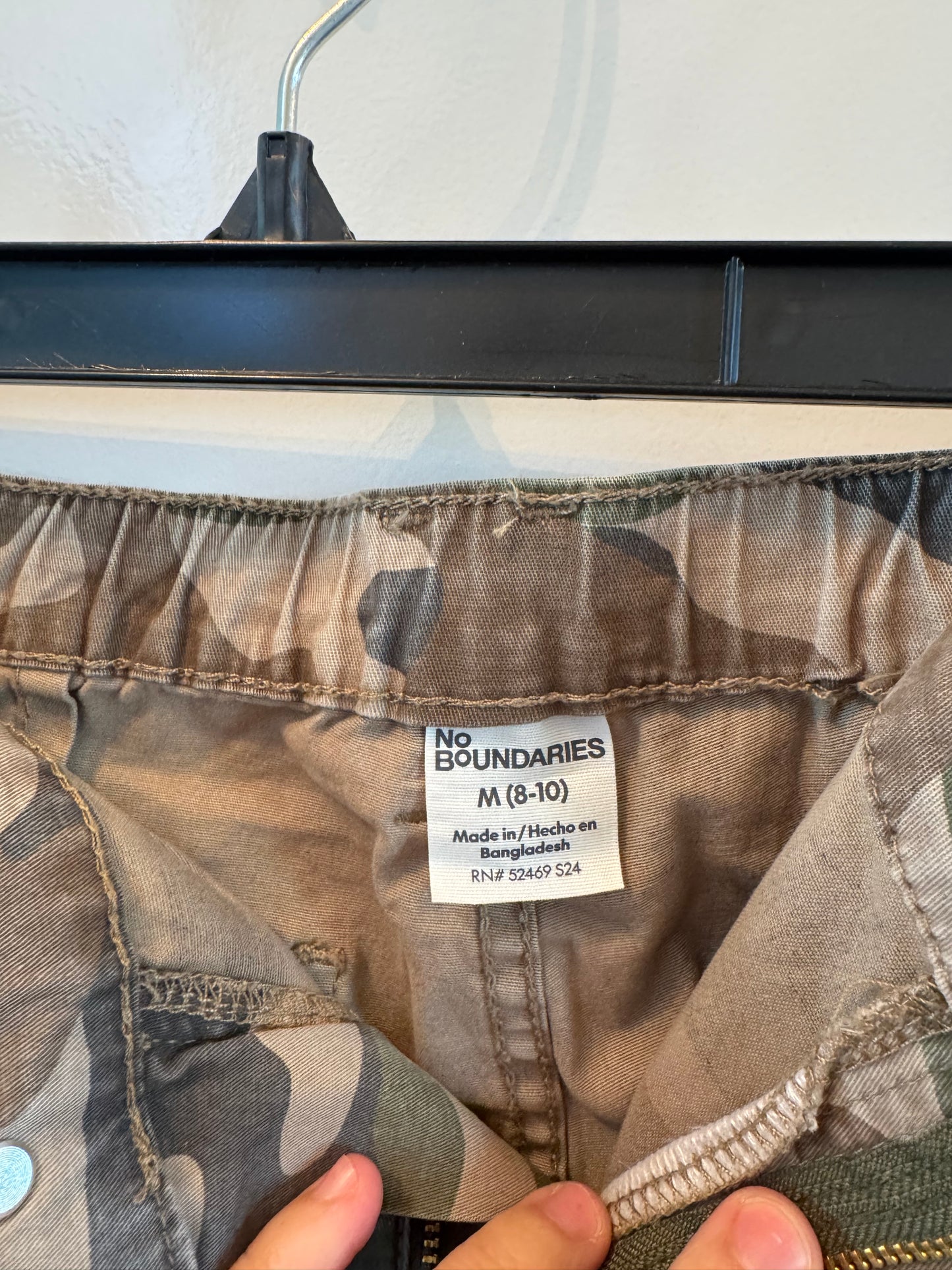 No Boundaries Camo Cargo Pants Women’s Medium