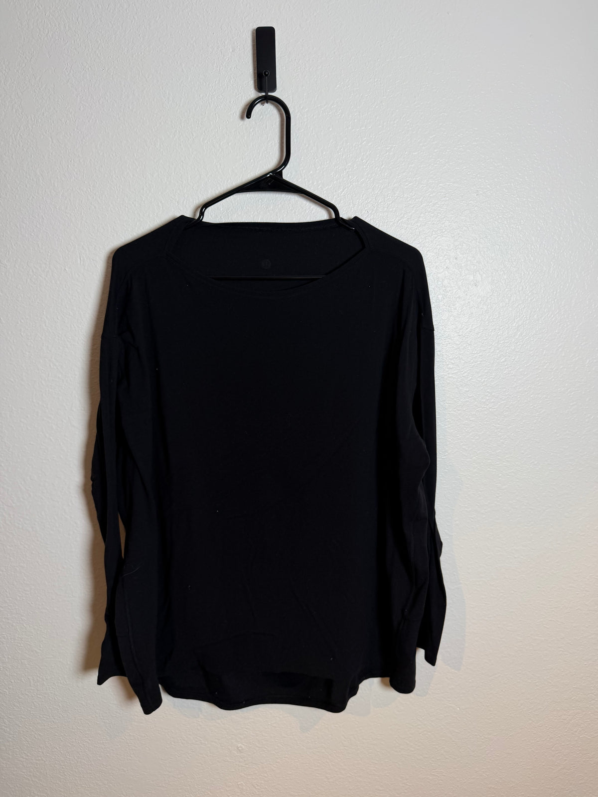Women’s Lululemon Black Top Size 8