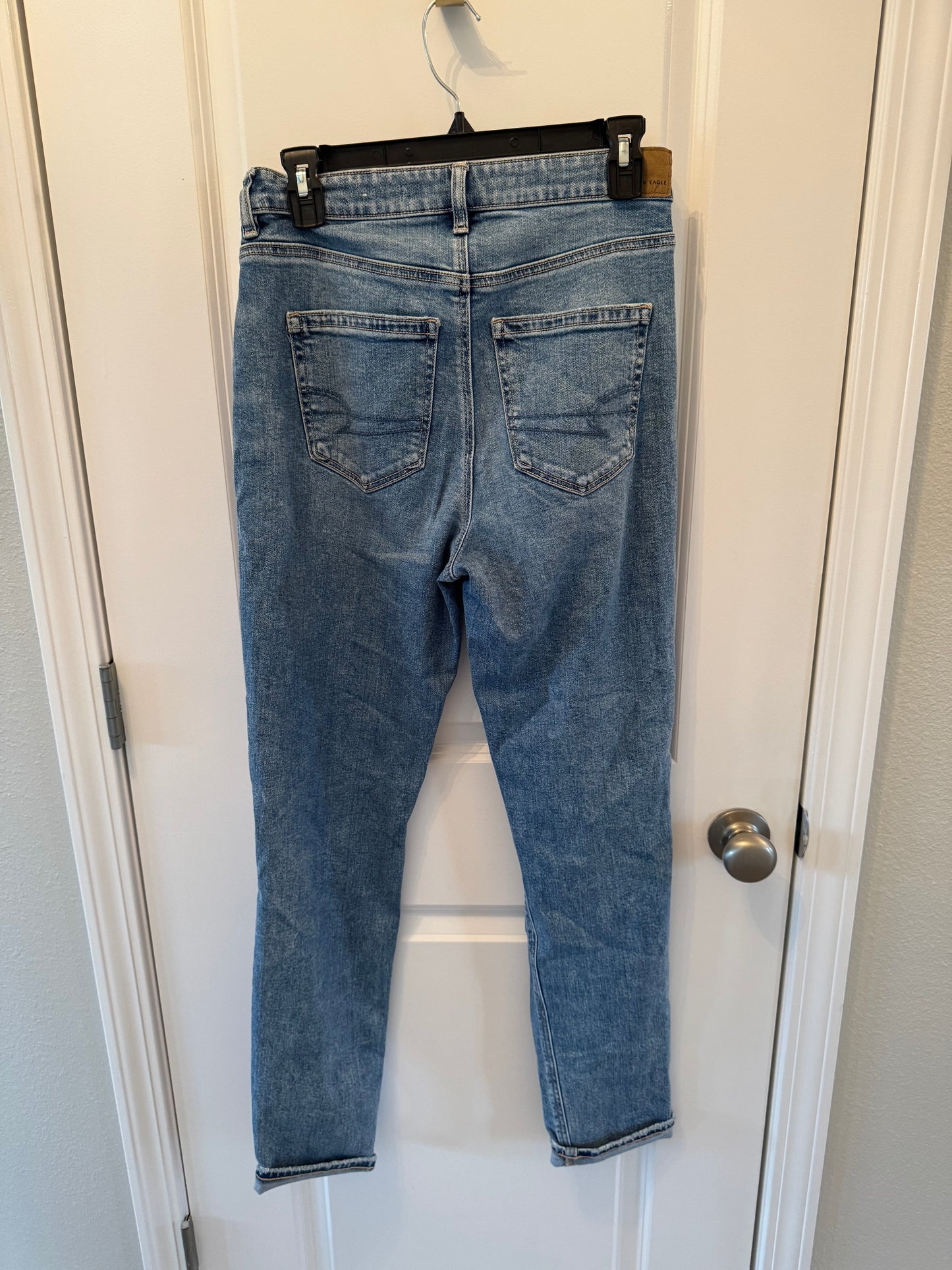 American Eagle Heavily Distressed Jeans Women’s 4 Long Mid Wash