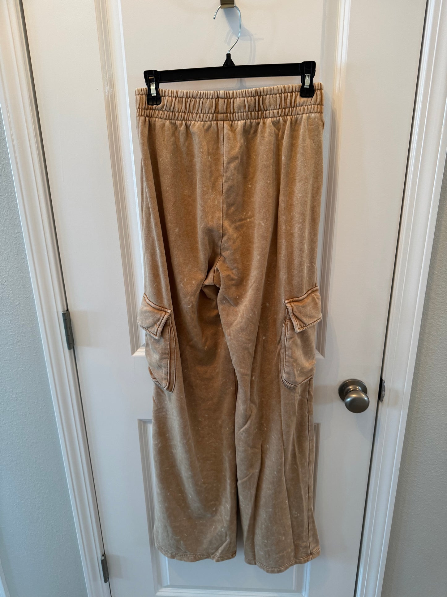 Wild Fable Wide Leg Cargo Sweatpants Women’s Size Small Tan