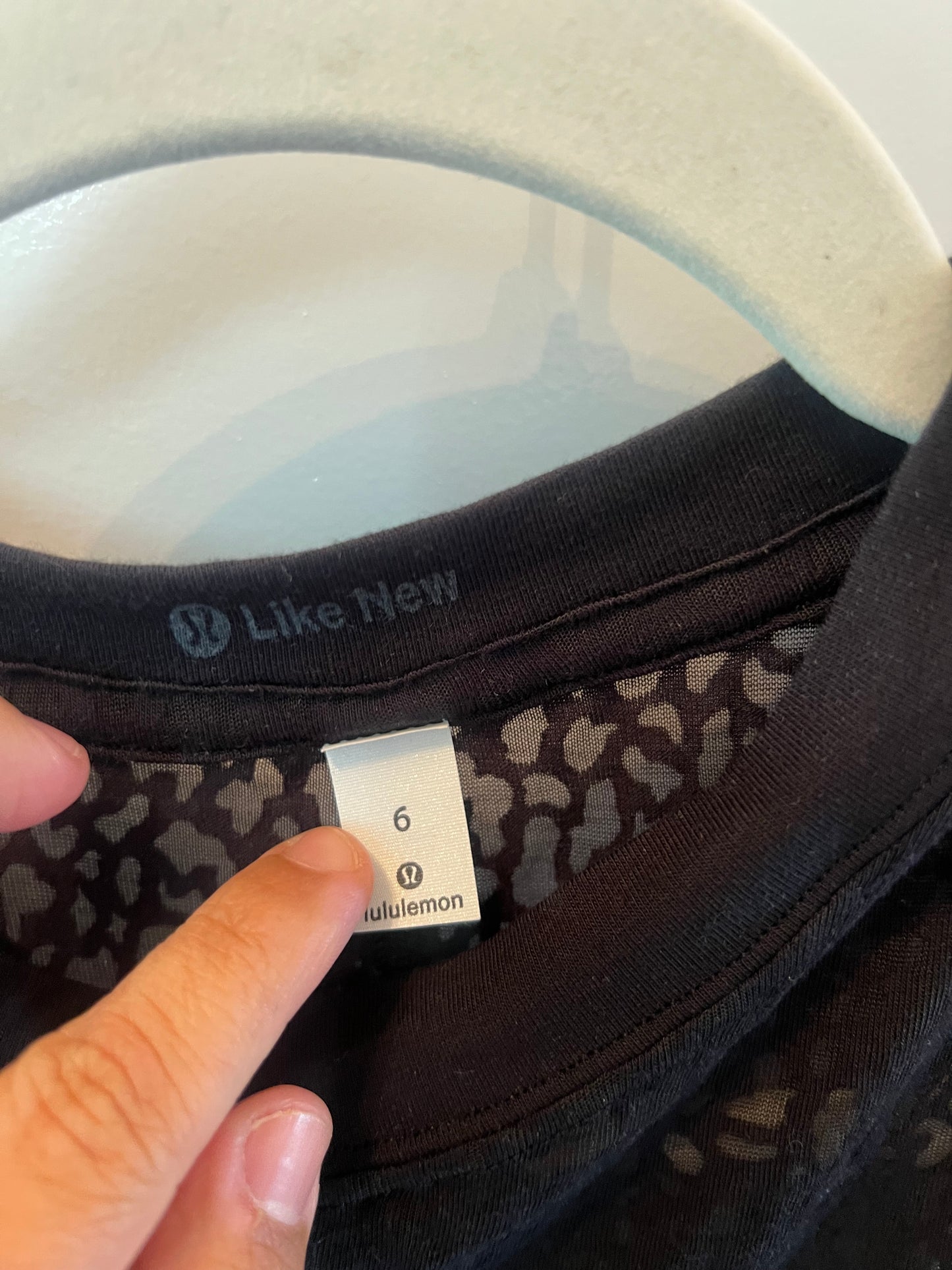 Lululemon High Neck Burnout Tank Women’s Size 6 (Small) Black