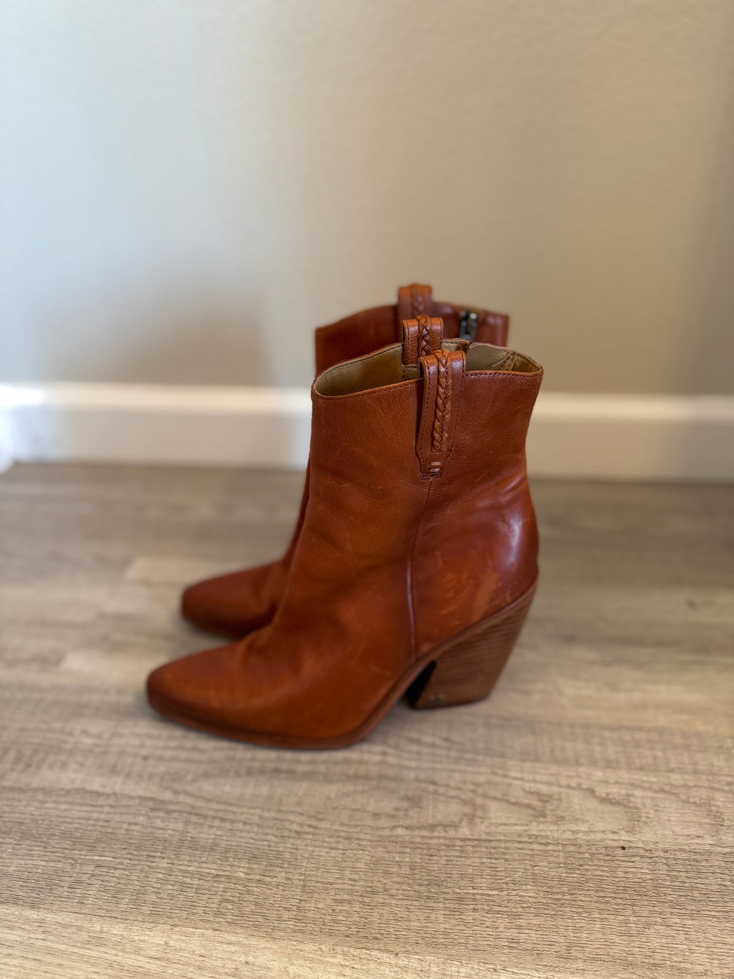 Sam Edelman Leather Western Ankle Boots Women’s 8 Cognac