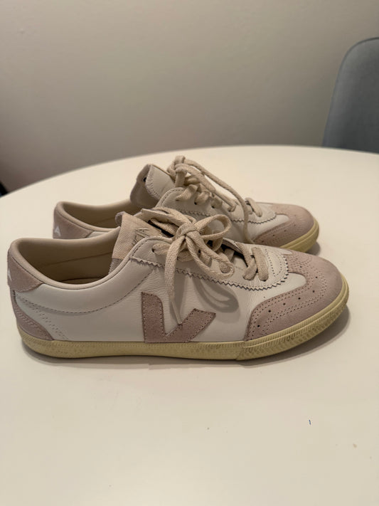 Veja Volley O.T. Sneaker Women’s 8