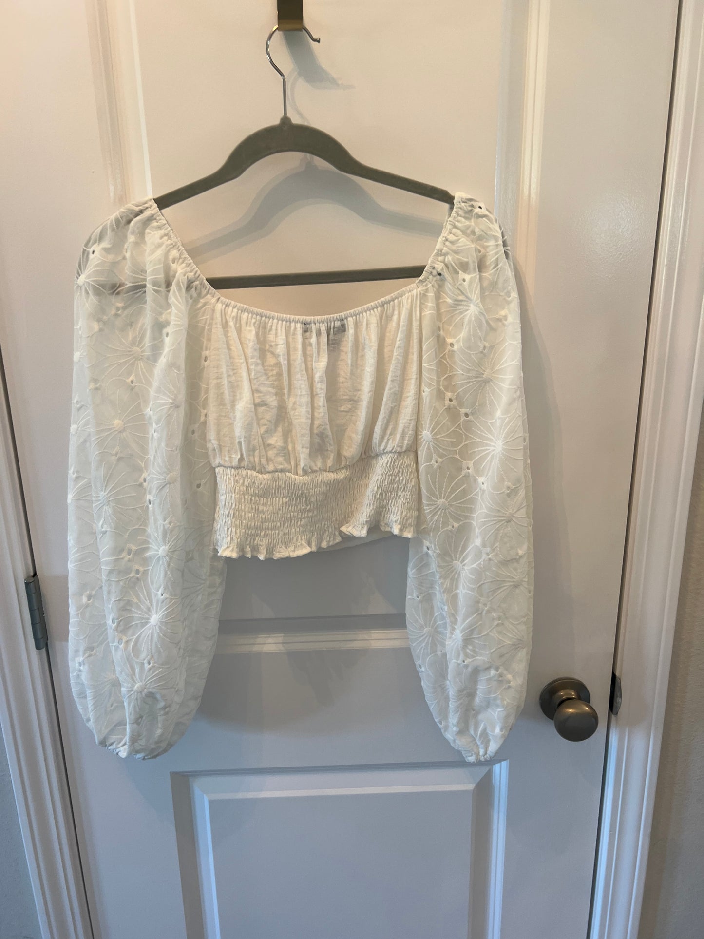 Lulus Cropped Statement Sleeve Eyelet Top Women’s Size XS White