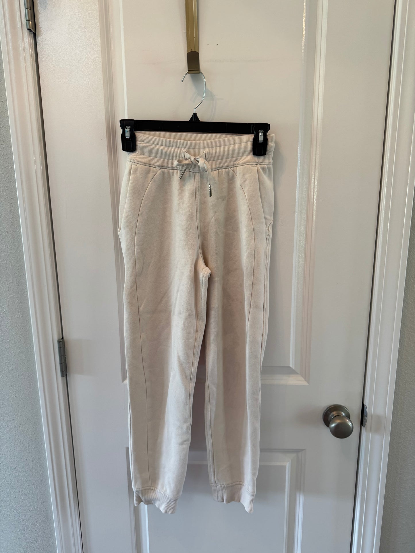 Lululemon Joggers Women’s Size 0 (staining as shown)