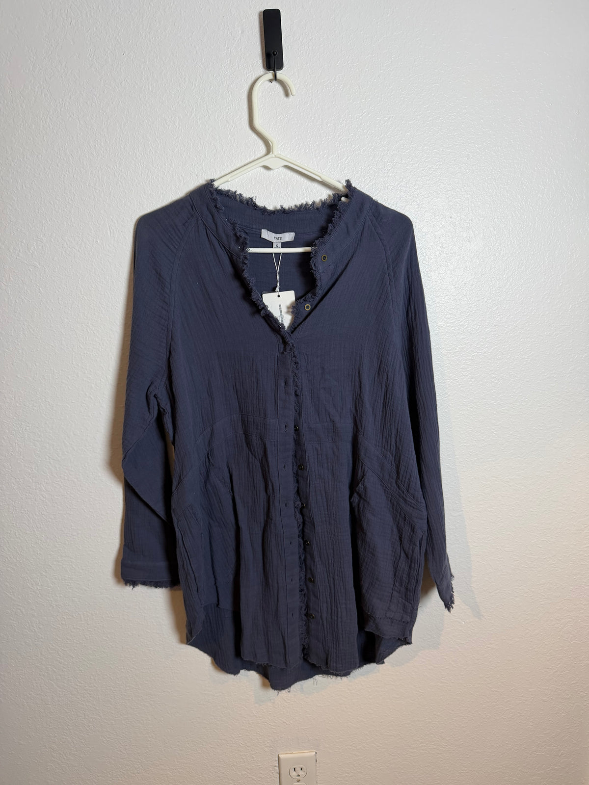 Fate Women’s Top Size Small