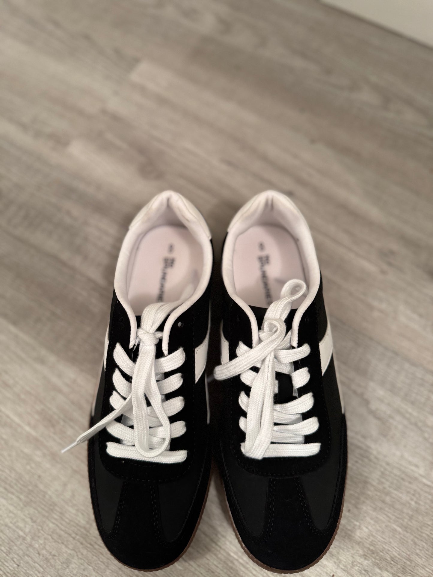 Retro Sneakers Women’s 8