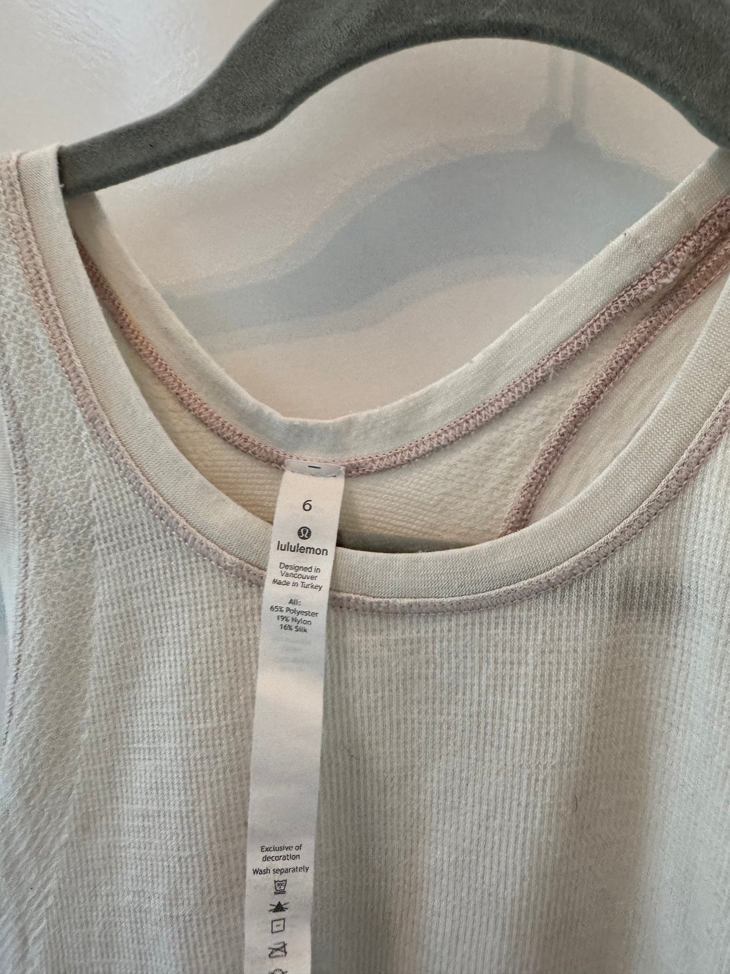 Lululemon Tank Women’s Size 6 Off White w Light Pink Stitching