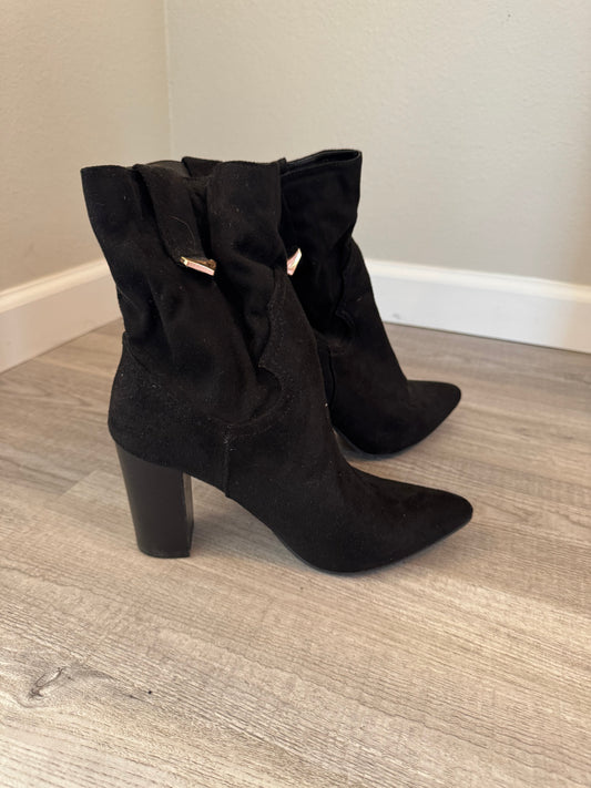 Lulu’s Taryne Suede Booties Women’s Size 7.5 Black