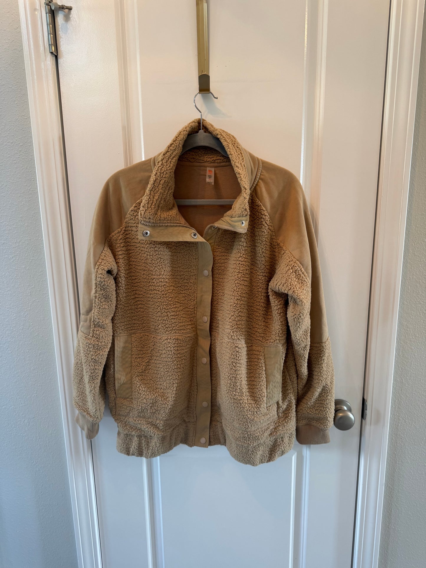 Mono B Coat Size Medium