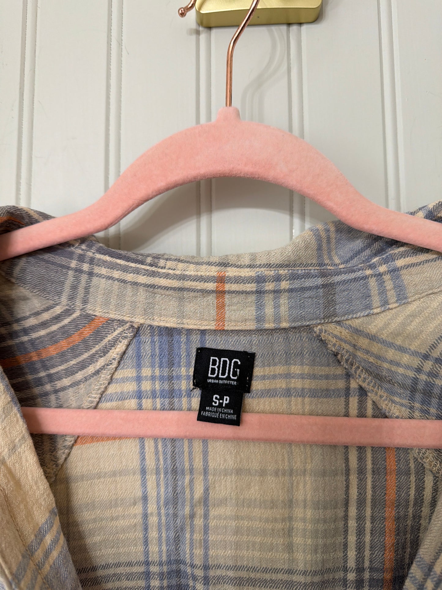 BDG Plaid Flannel Shirt Women’s Small Tan