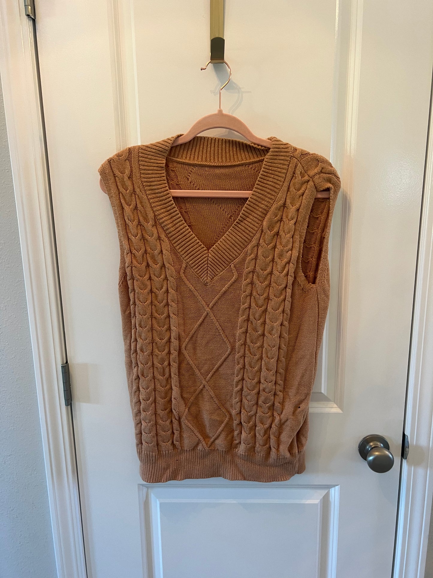 Cable Knit Sweater Vest Women’s Size Small Tan