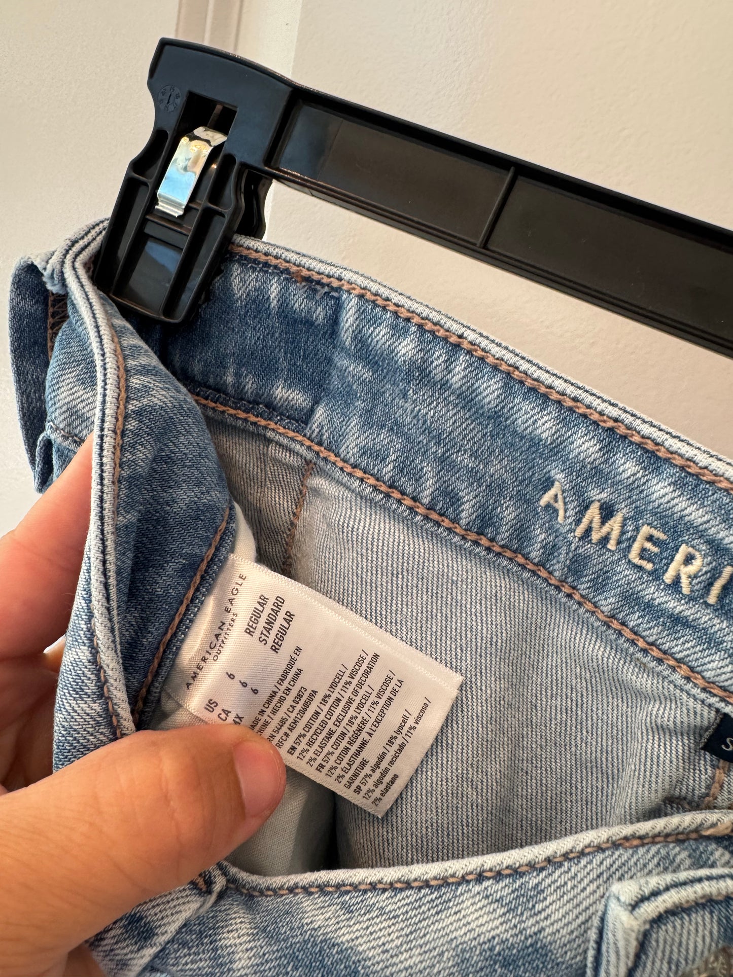 American Eagle Baggy Cargo Jeans Size 6