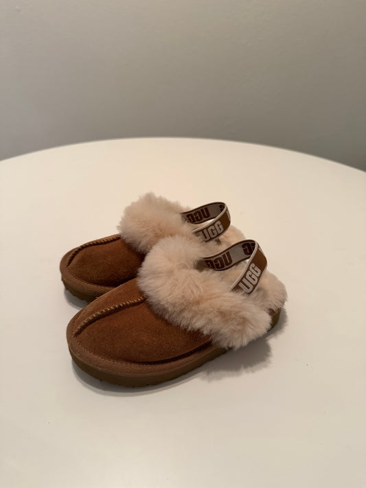 Ugg slippers size toddler 10