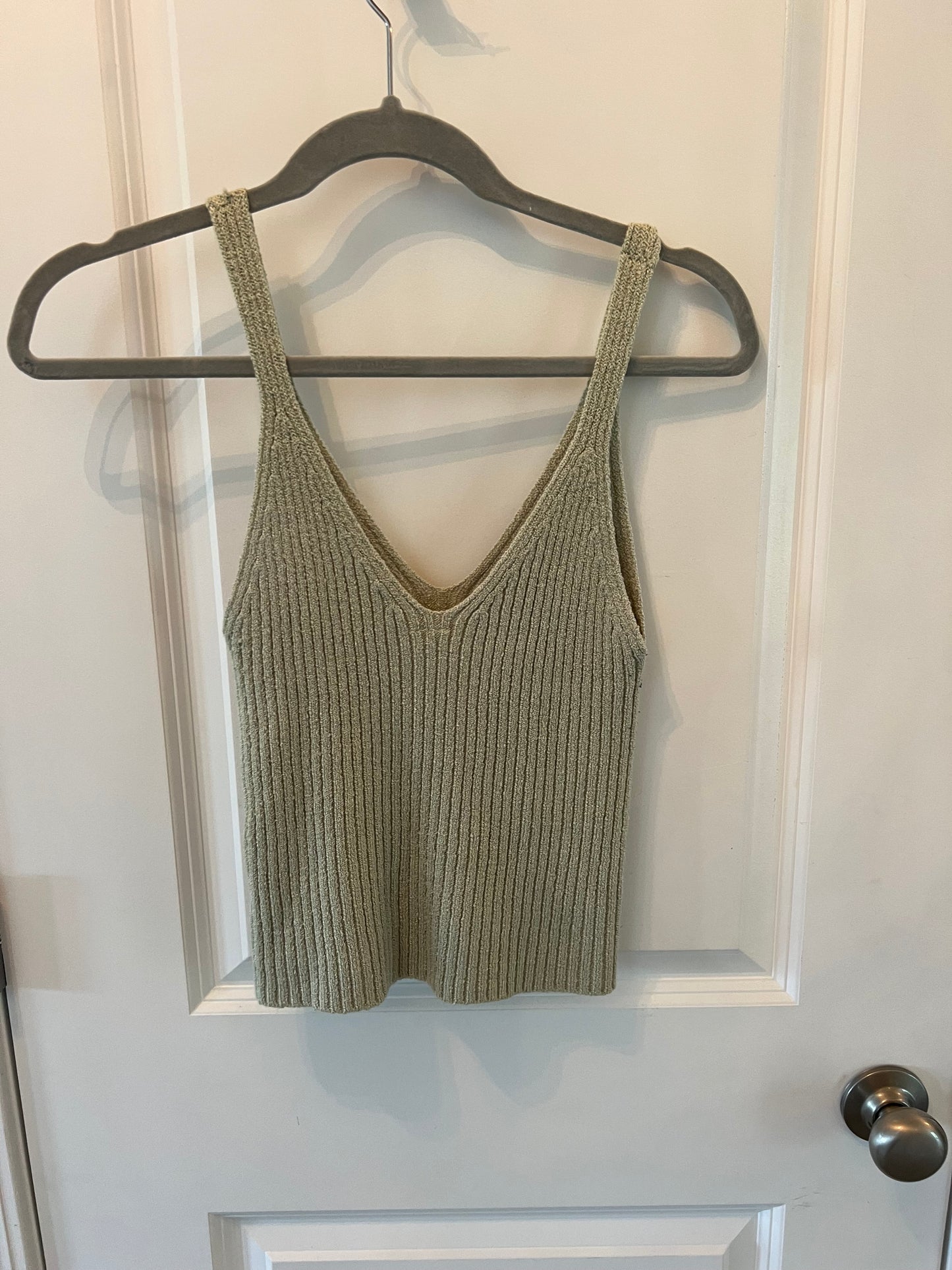 Be Cool Ribbed VNeck Tank Women’s Size Medium/Large Olive