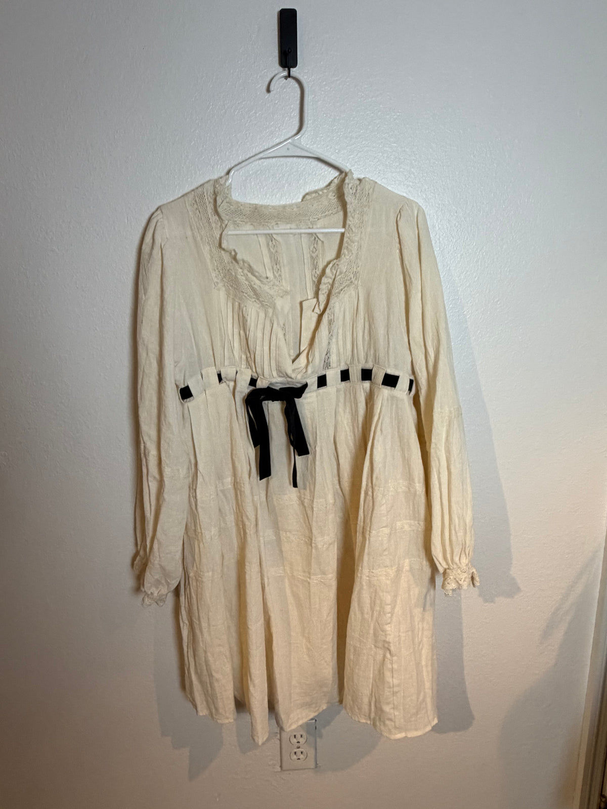 Women’s Cream Dress Size Medium