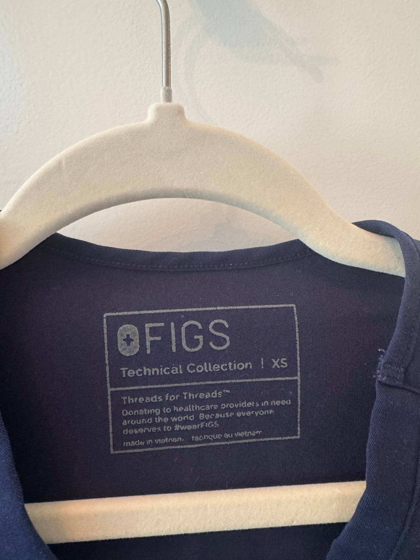 Figs Scrub Top Women’s XS Navy