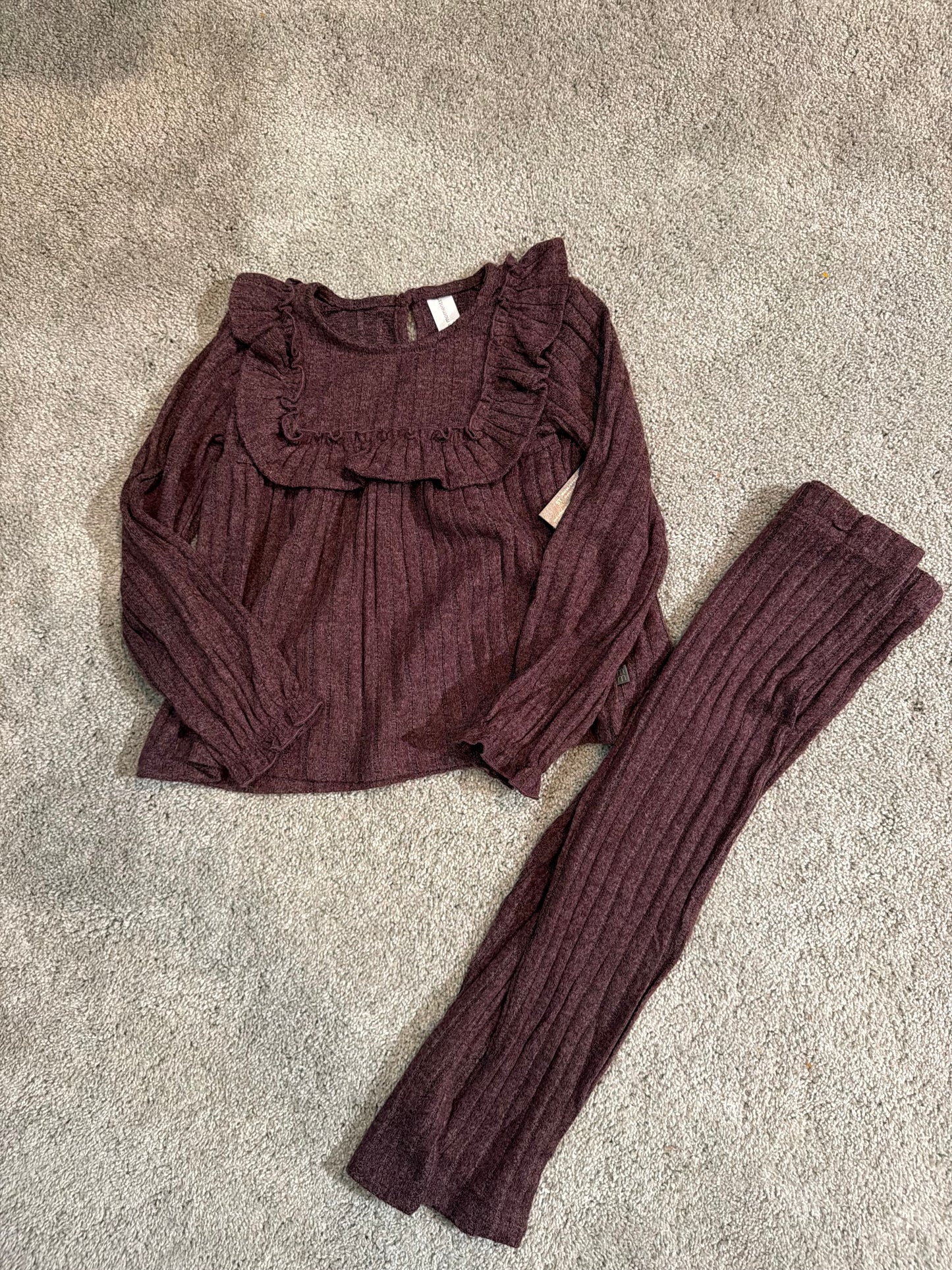 Modern Moments Outfit Size 5Y