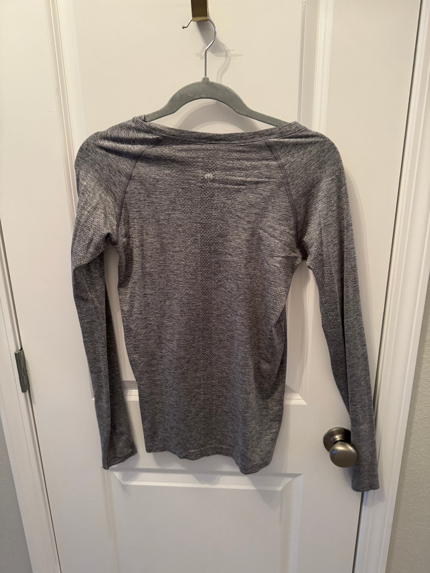 Womens Lululemon Gray Swiftly Long Sleeve Size 8