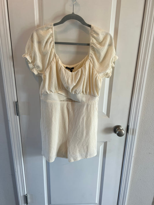 Romper w Puff Sleeves Women’s Size Large 12-14 Cream