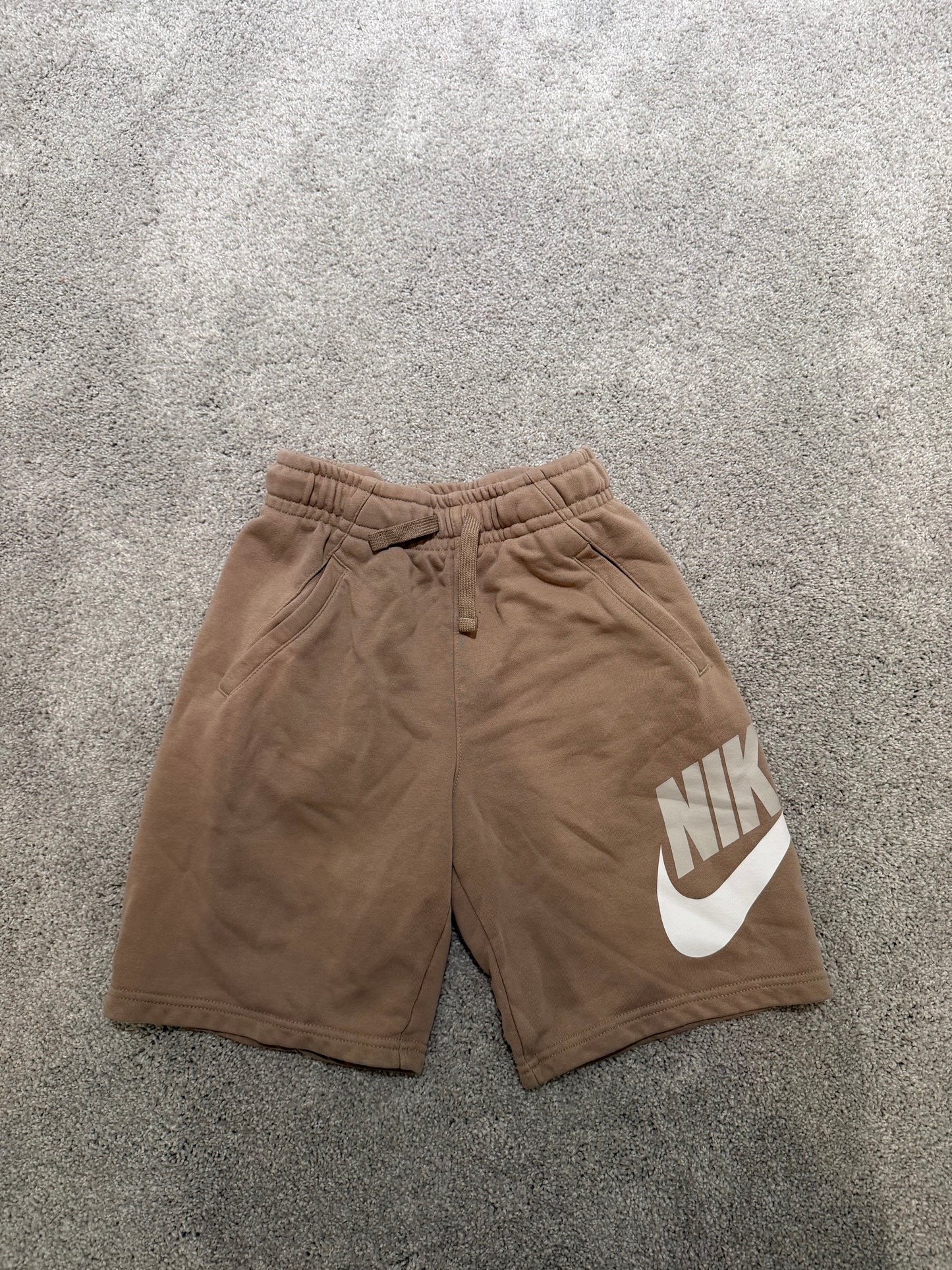 Nike Basketball Shorts Youth Size Medium Tan
